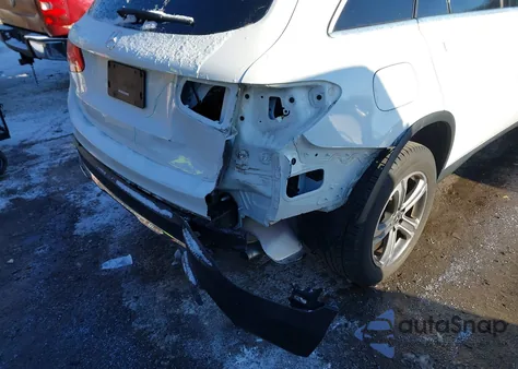 2018 Mercedes-Benz Glc 300 from USA, damaged, VIN WDC0G4JB7JF307306